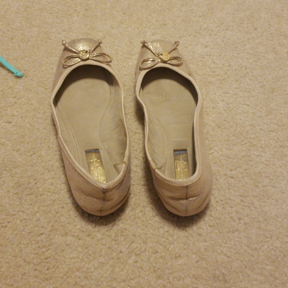 Flats - Picture 2 of 3